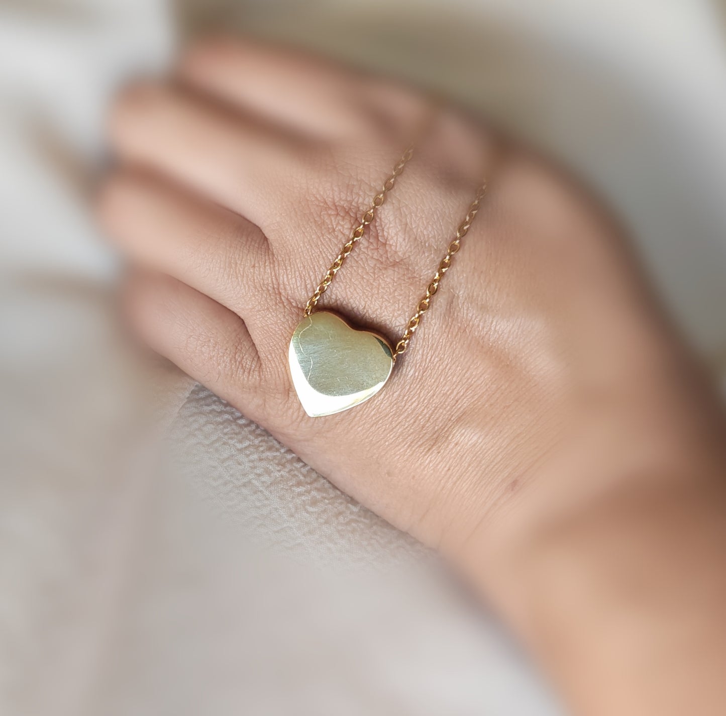 Collar ánfora para cenizas – Amor